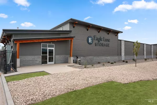 Eagle, ID 83616,915 N Highway 16