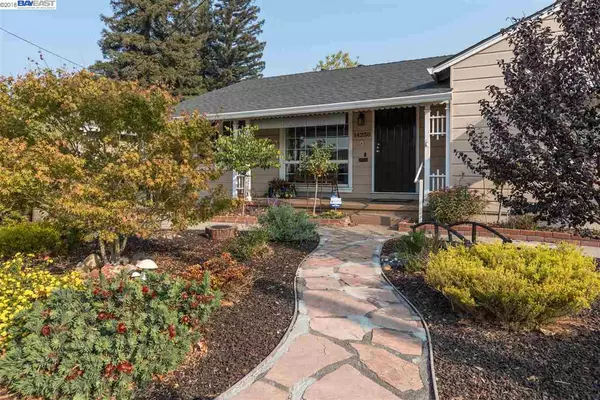14230 Rose Dr, San Leandro, CA 94578
