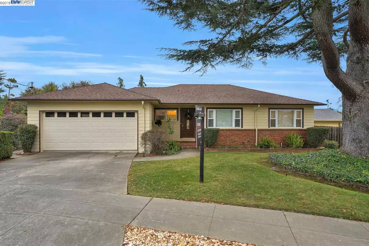 Castro Valley, CA 94546,18666 Summit Ct