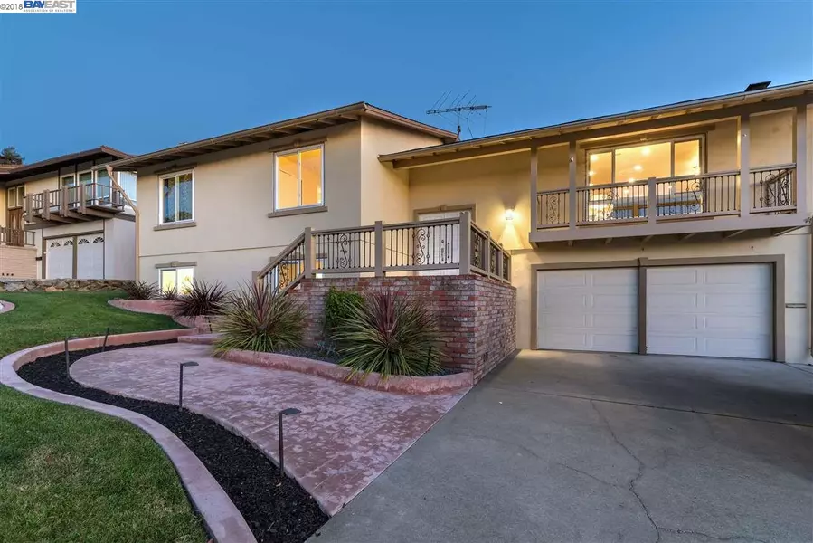 27954 Edgecliff Way, Hayward, CA 94542