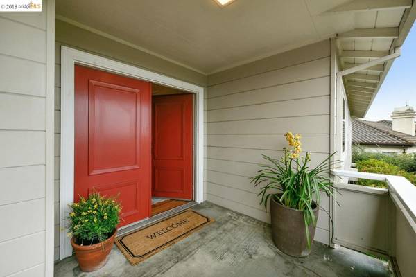 6045 Fairlane Dr, Oakland, CA 94611
