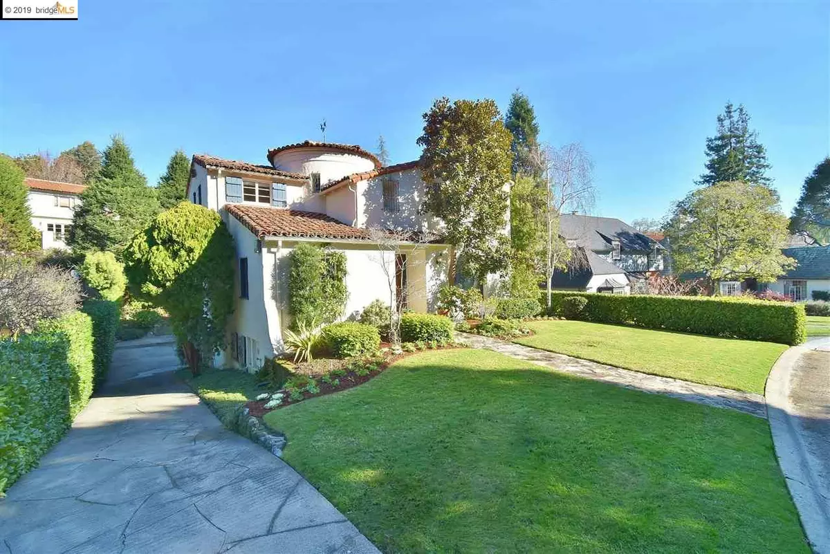 Oakland, CA 94618,5624 Glenbrook Dr