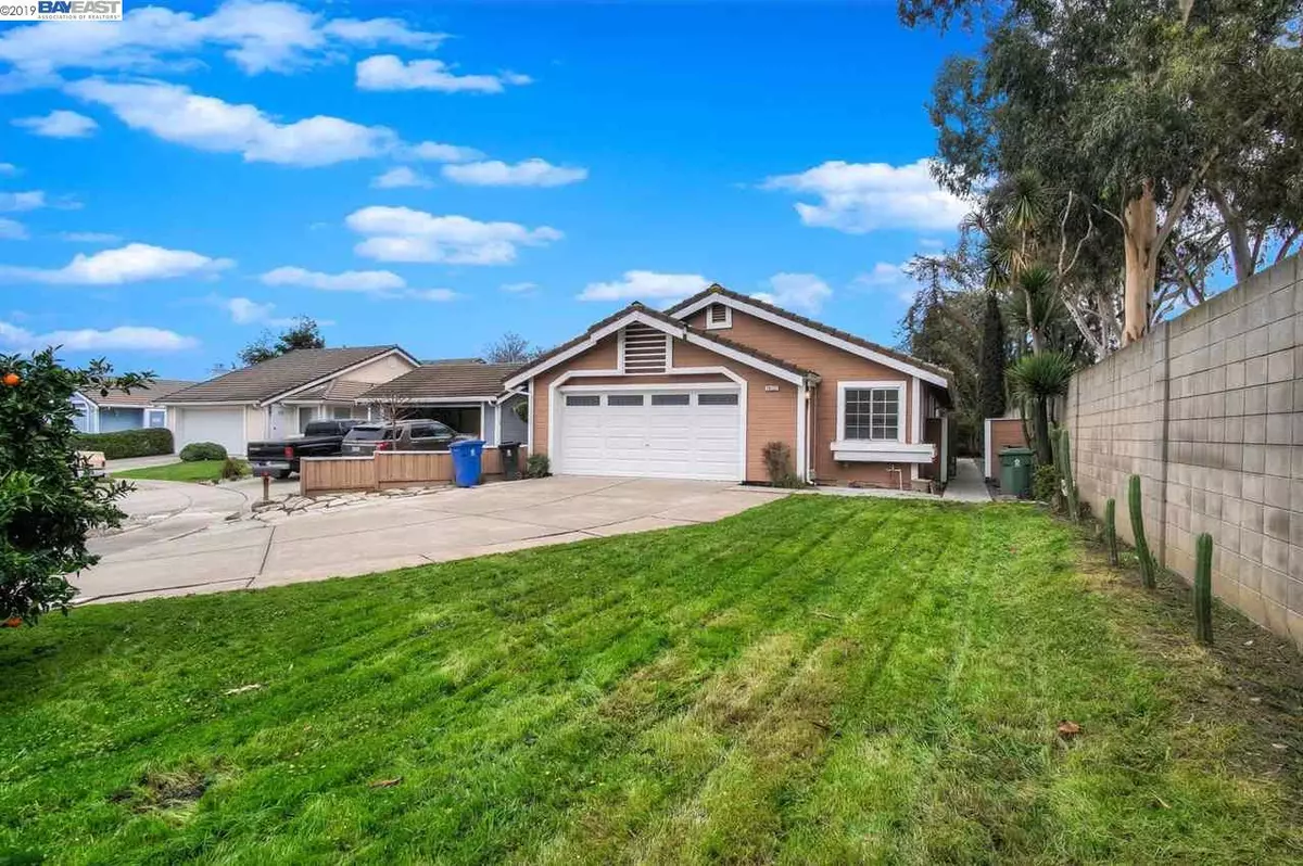 Newark, CA 94560,38121 Iris Ct