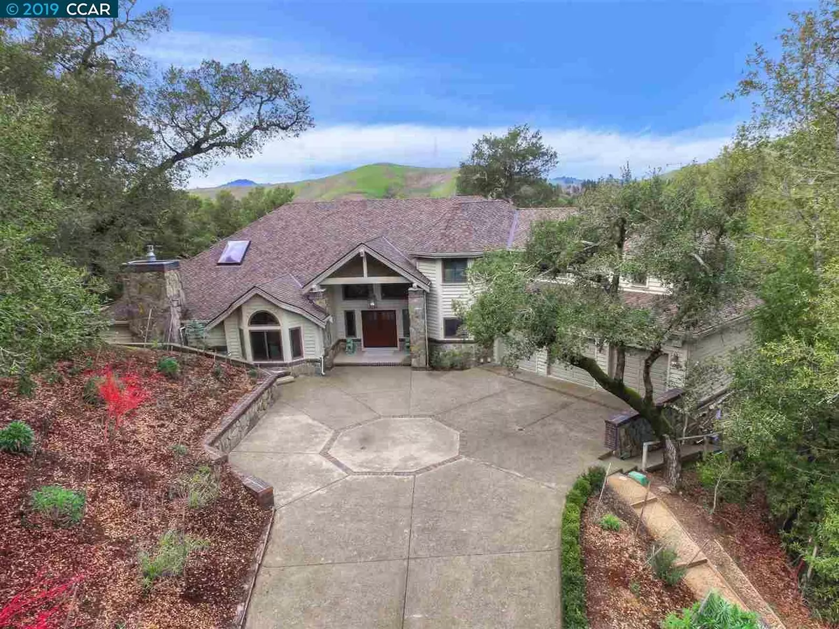 Moraga, CA 94556,4 Shannon Ct