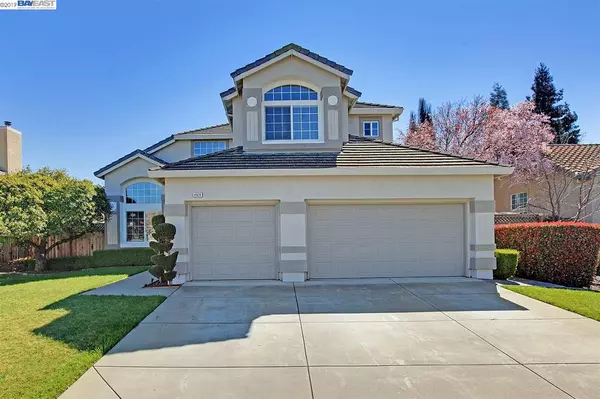 4929 Rhonda Ln, Livermore, CA 94550