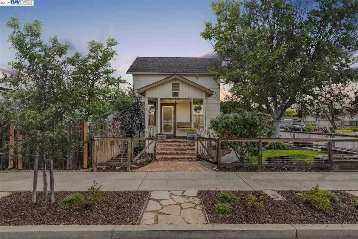 Livermore, CA 94551,712 N P St