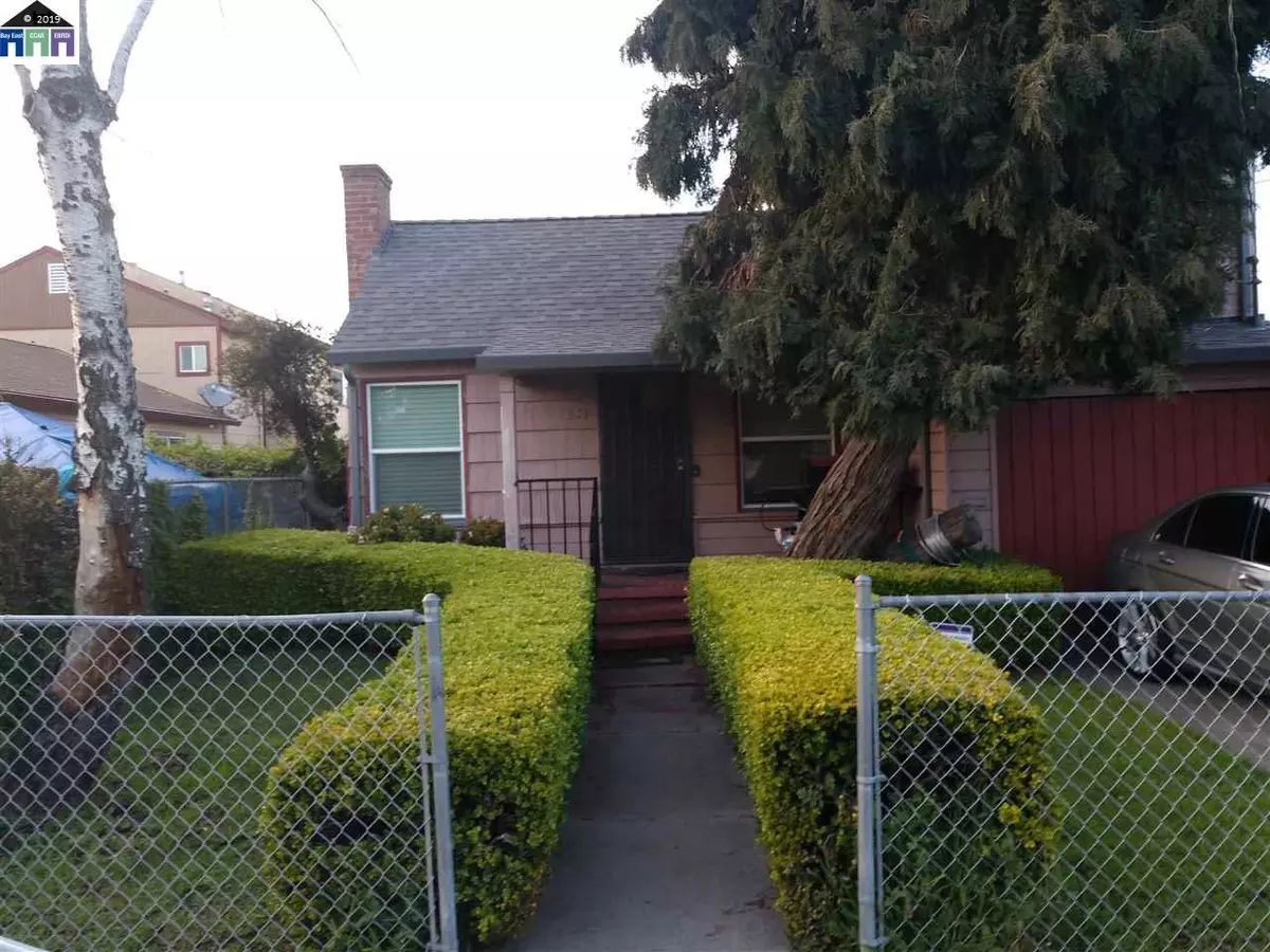 Oakland, CA 94603,1209 104th Avenue