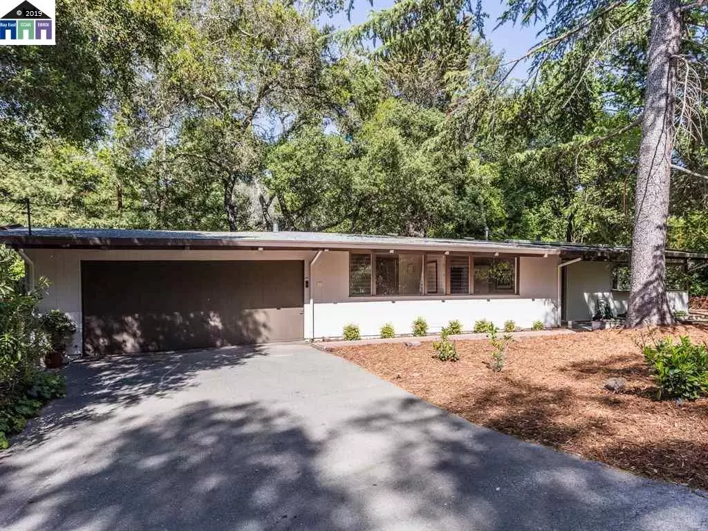 Orinda, CA 94563,32 Tarabrook Dr