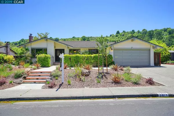 3917 Campolindo Dr, Moraga, CA 94556