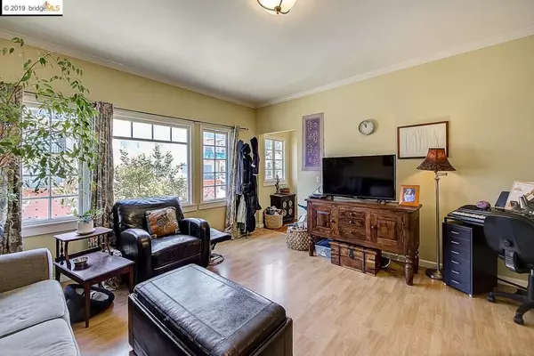 245 29th Street #4, Oakland, CA 94611