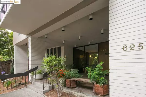 625 El Dorado Ave #206, Oakland, CA 94611