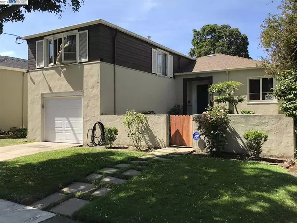 2824 Marina Dr, Alameda, CA 94501