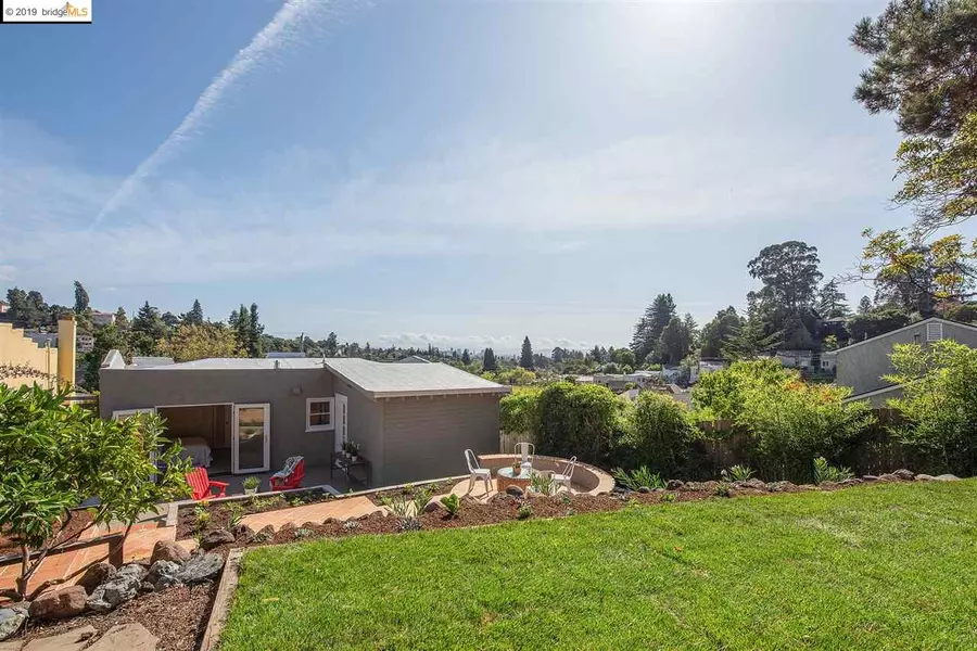 6720 Manor Crst, Oakland, CA 94618