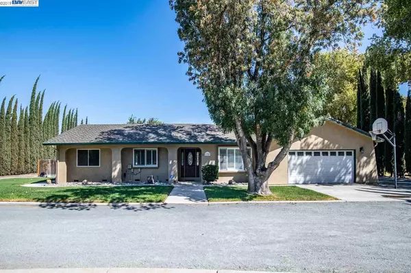 16347 Tsirelas Dr, Tracy, CA 95304