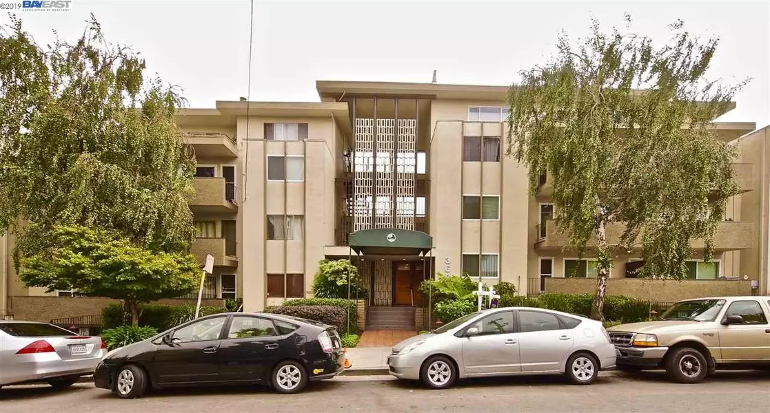 360 Vernon #101, Oakland, CA 94610