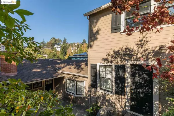 5863 Snake, Oakland, CA 94611