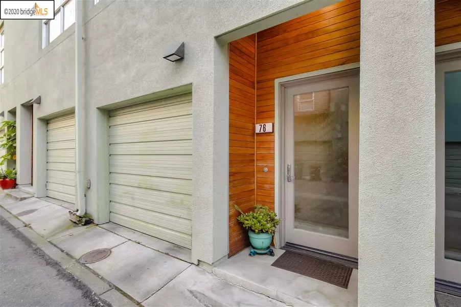 76 Glashaus Loop, Emeryville, CA 94608