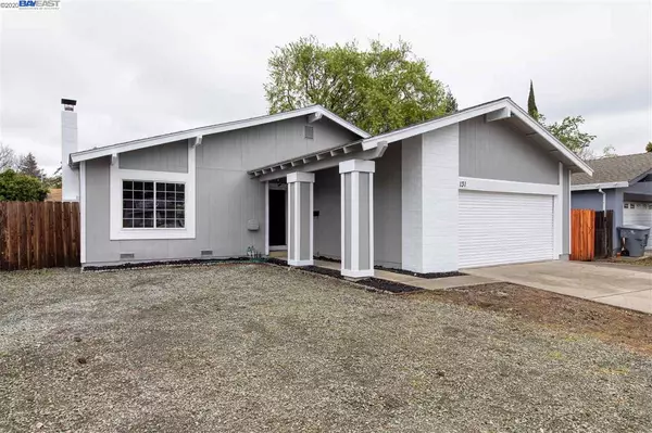 131 Longview Dr, Vacaville, CA 95687