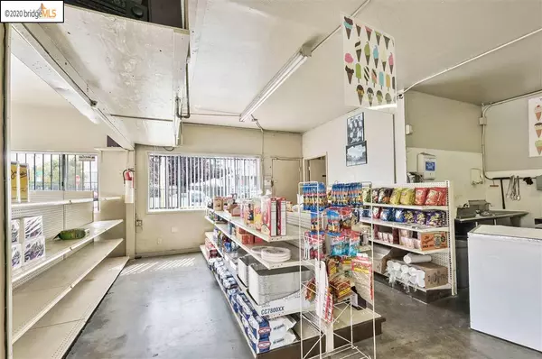 Oakland, CA 94605,7475 Bancroft Ave