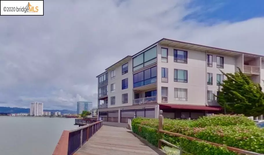 2 Commodore Dr #D381, Emeryville, CA 94608