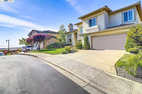 2438 Fox Ridge Dr, Castro Valley, CA 94546