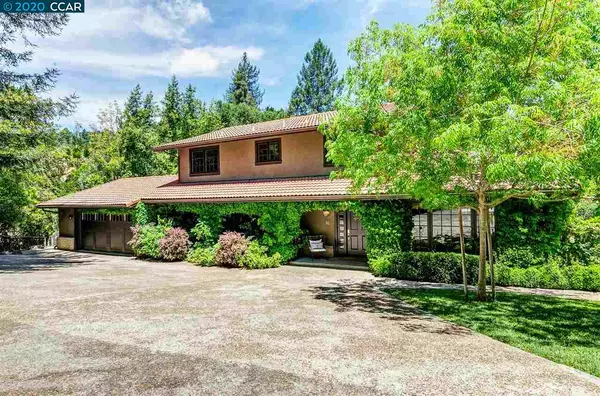 32 Sleepy Hollow Ln, Orinda, CA 94563