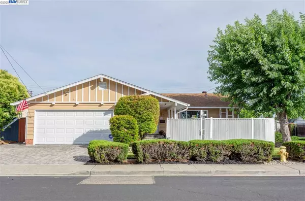 7147 Newcastle Ln, Dublin, CA 94568