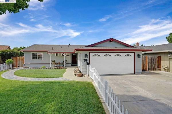 7839 Hazelnut Dr, Newark, CA 94560