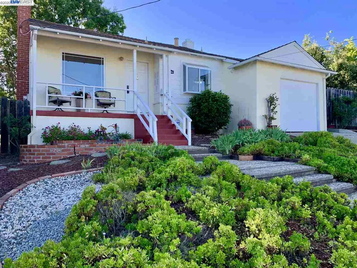 Castro Valley, CA 94546,18455 Hastings Way