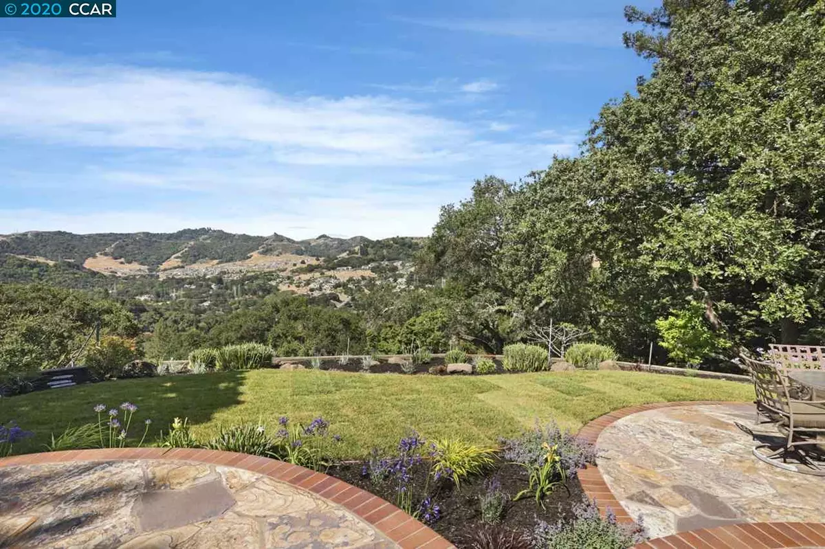 Orinda, CA 94563,127 SCENIC DR