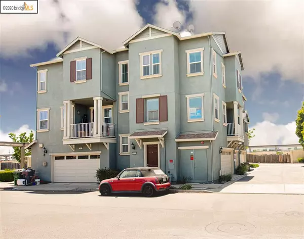 9461 Dunbar Dr, Oakland, CA 94603