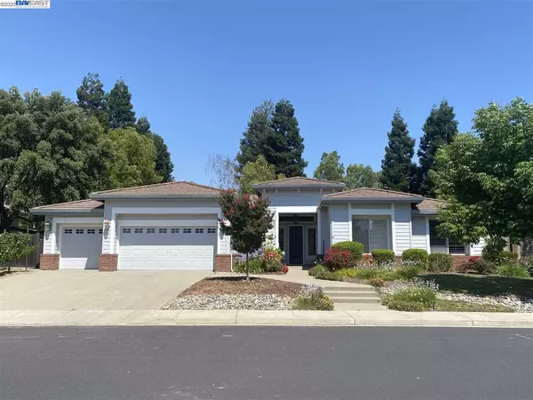 1756 Valley Of The Moon Rd, Livermore, CA 94550