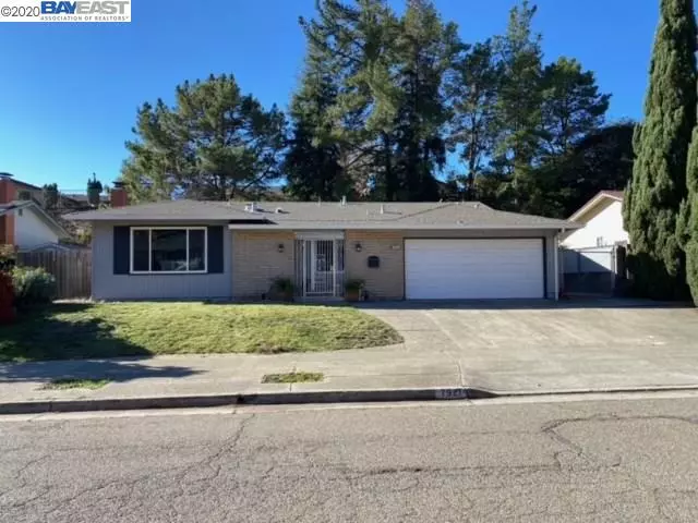 7921 Surrey Ln, Oakland, CA 94605