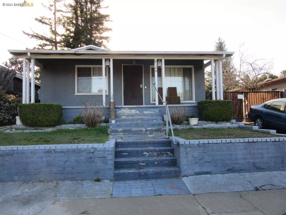 Oakland, CA 94605,3932 Edgemoor Pl