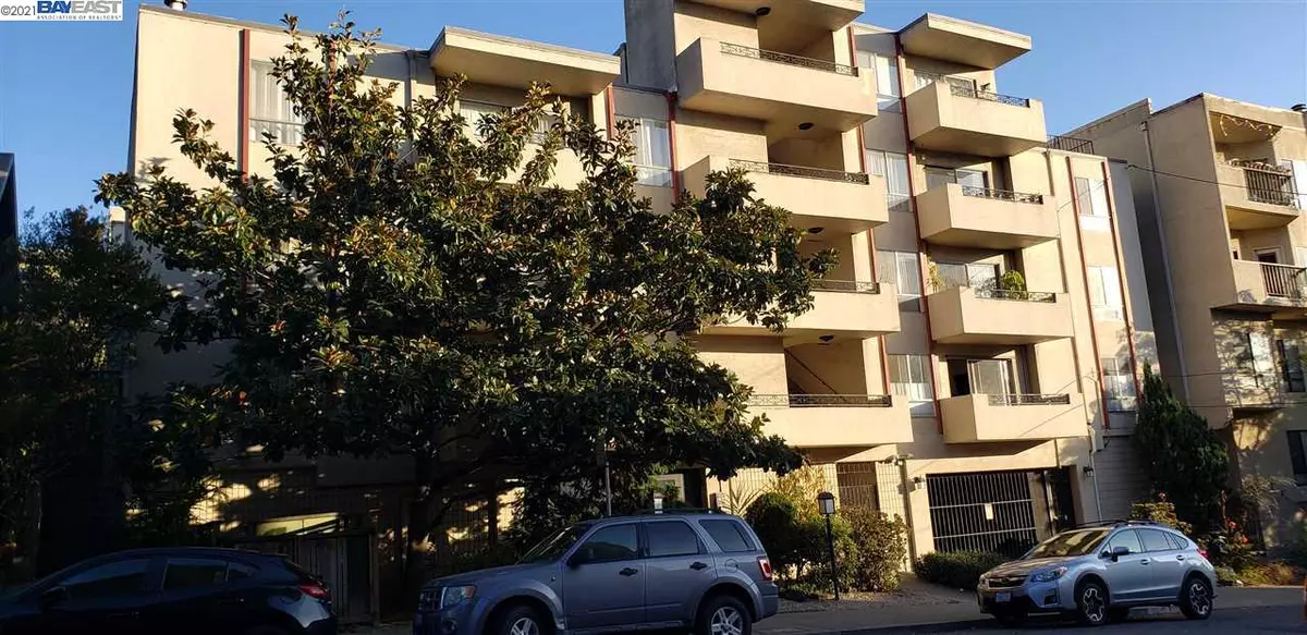 Oakland, CA 94610,320 Park View Terrace #203