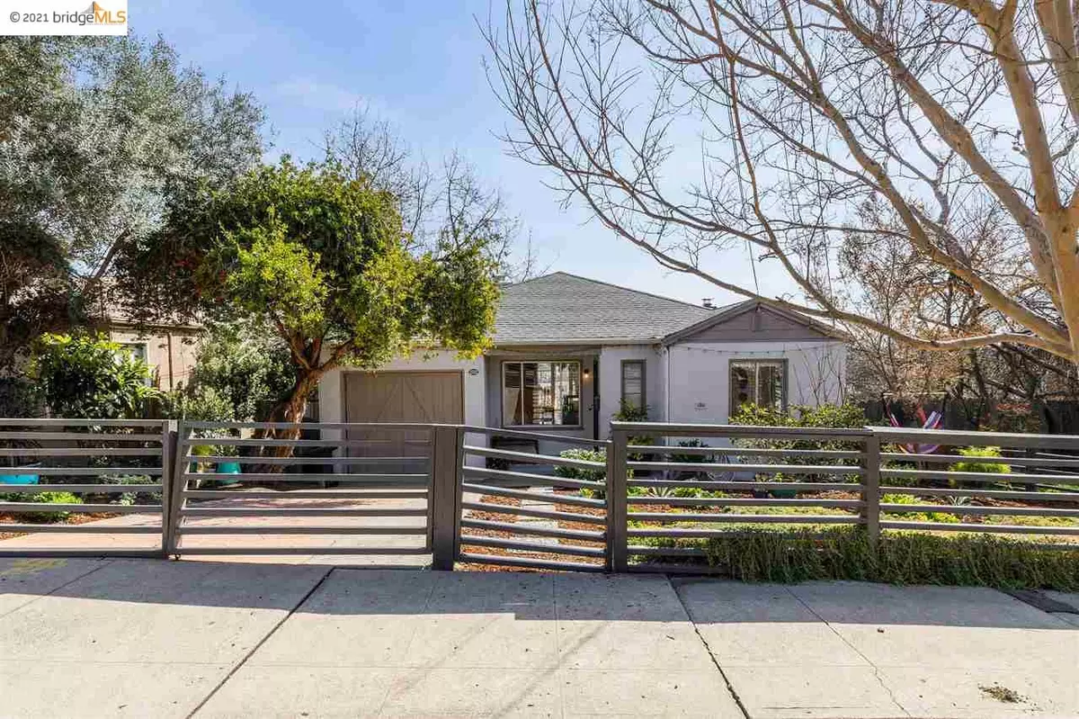 Oakland, CA 94605,2552 Oliver Avenue