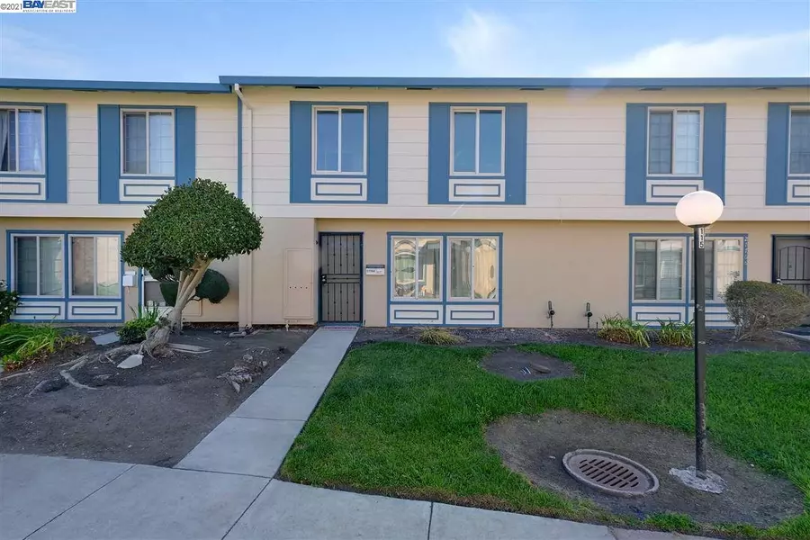 27764 Hummingbird Ct, Hayward, CA 94545