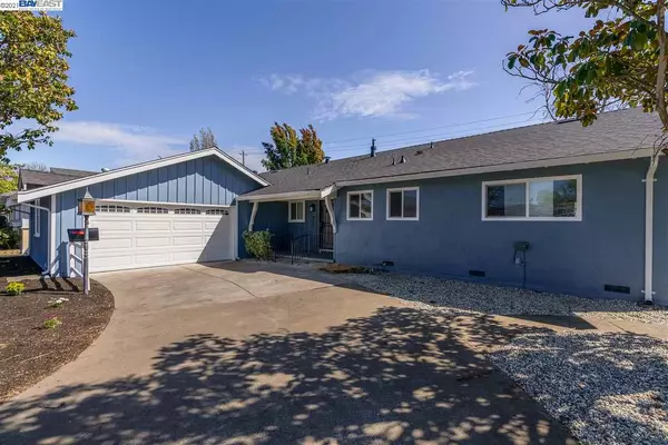 211 Sonora Pass Rd, Vallejo, CA 94589