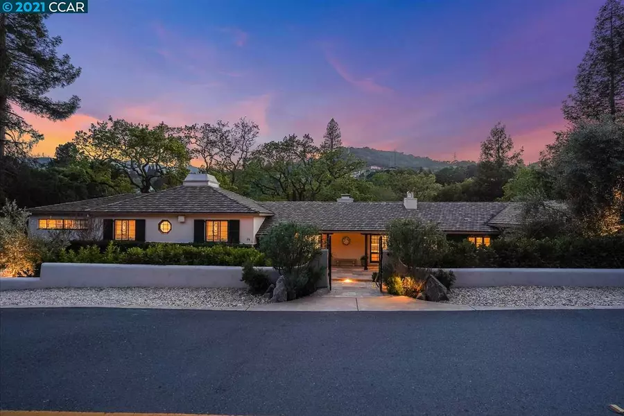 24 Orchard Rd, Orinda, CA 94563