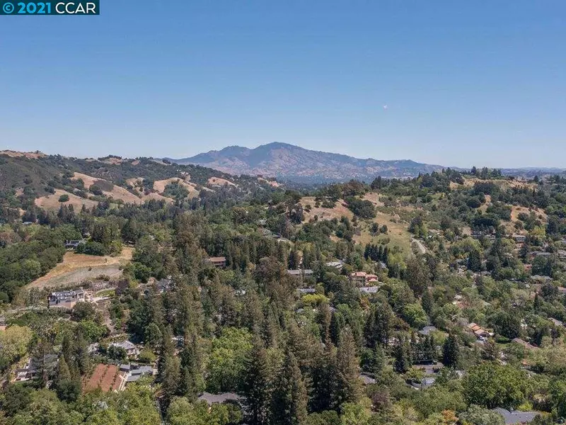 1207 Upper Happy Valley Rd, Lafayette, CA 94549