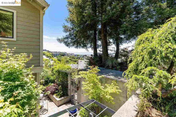 1 Schooner Hill, Oakland, CA 94618