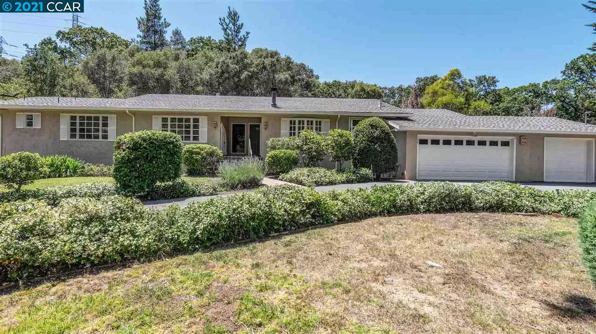 Orinda, CA 94563,186 Moraga Way