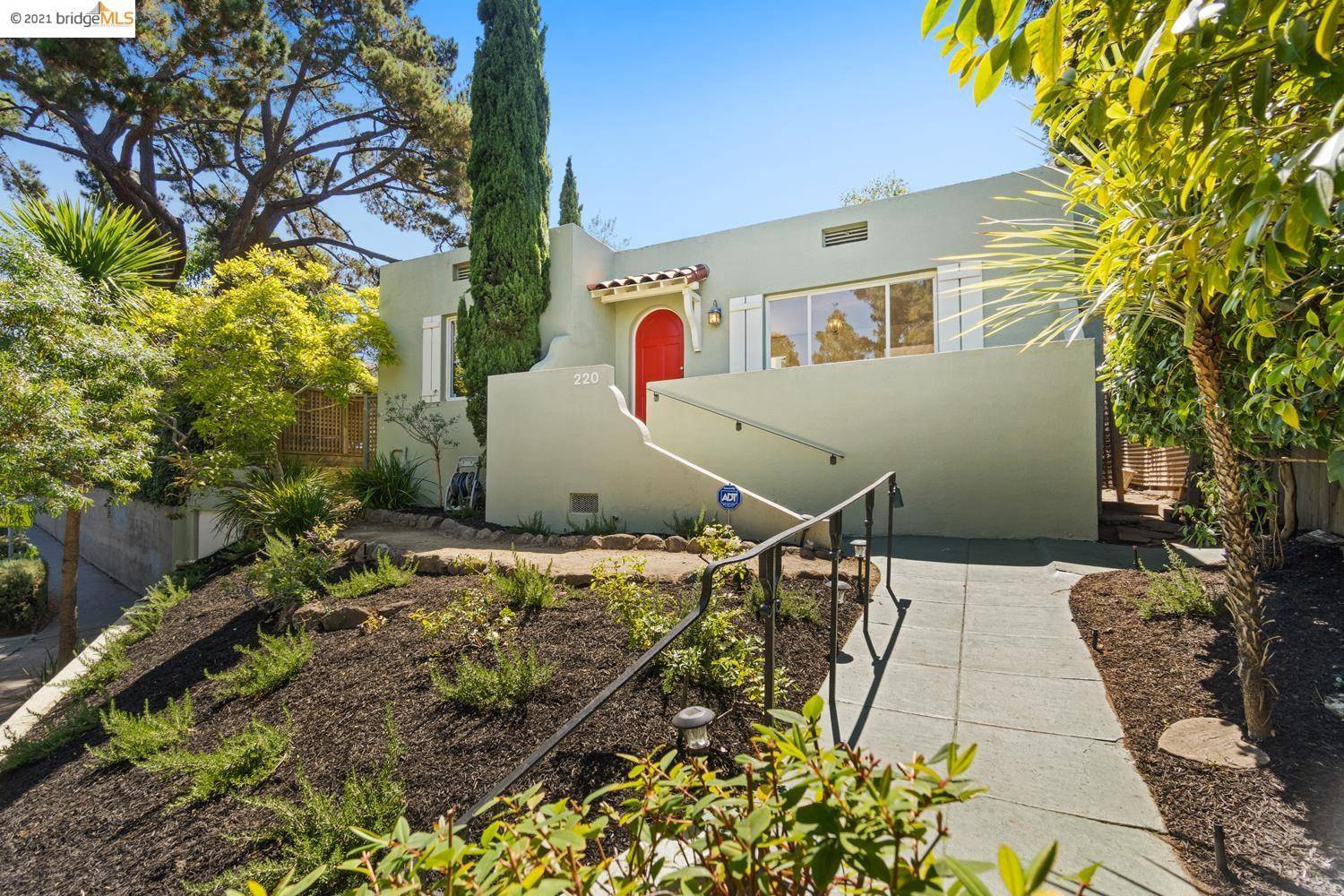 220 Moraga Ave, Piedmont, CA 94611