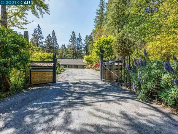 7 Cricket Hill Rd, Lafayette, CA 94549