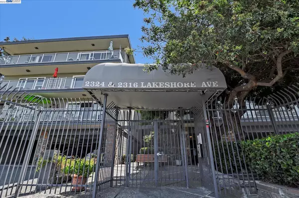 2316 Lakeshore Ave #12, Oakland, CA 94606