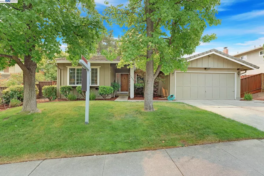 7642 Knollbrook Dr, Pleasanton, CA 94588