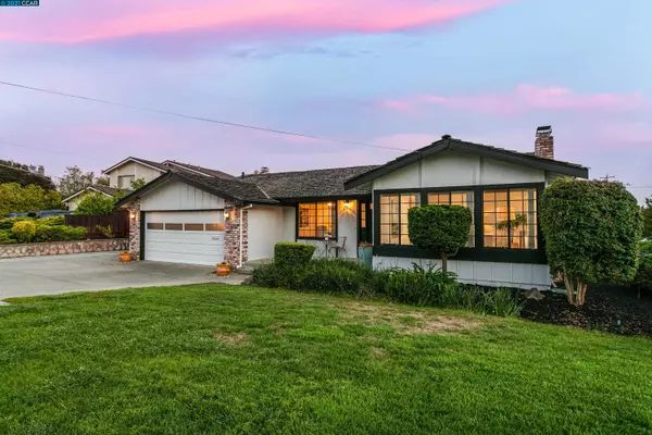 5801 Dawn View Ct, Castro Valley, CA 94552