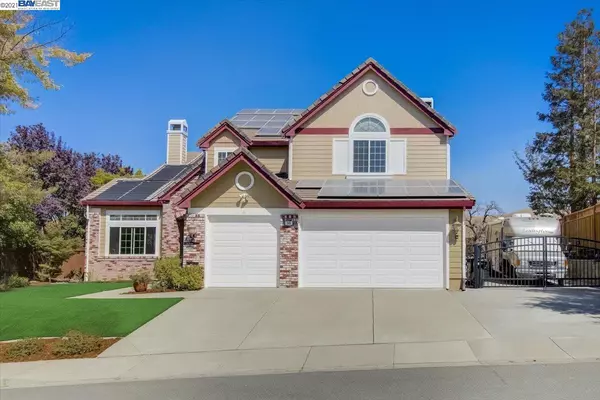 385 Blue Oak Ln, Clayton, CA 94517