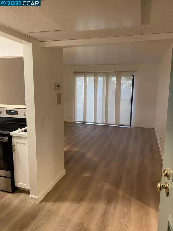 410 N Civic Drive ##209, Walnut Creek, CA 94596