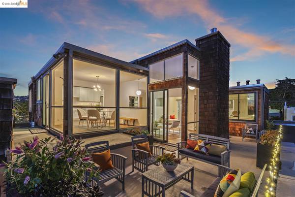 696 Athol Ave #401PH, Oakland, CA 94610